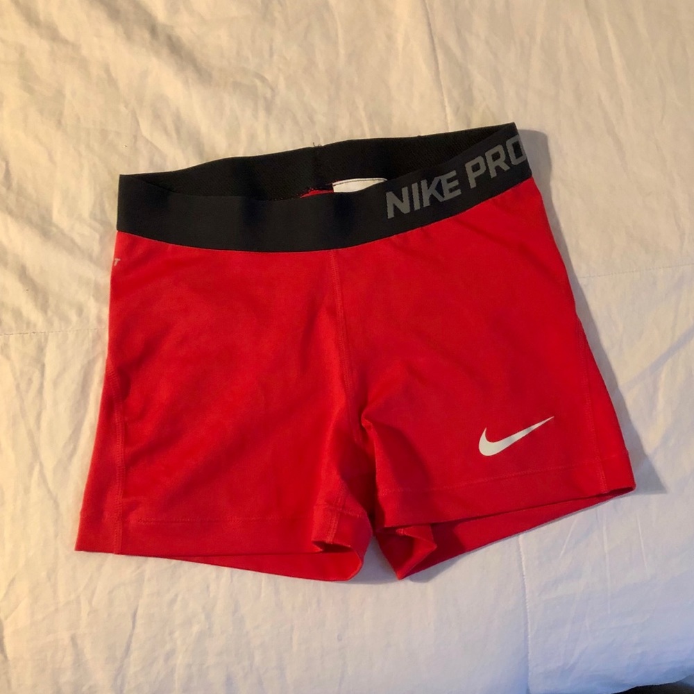 Red Nike Pro’s